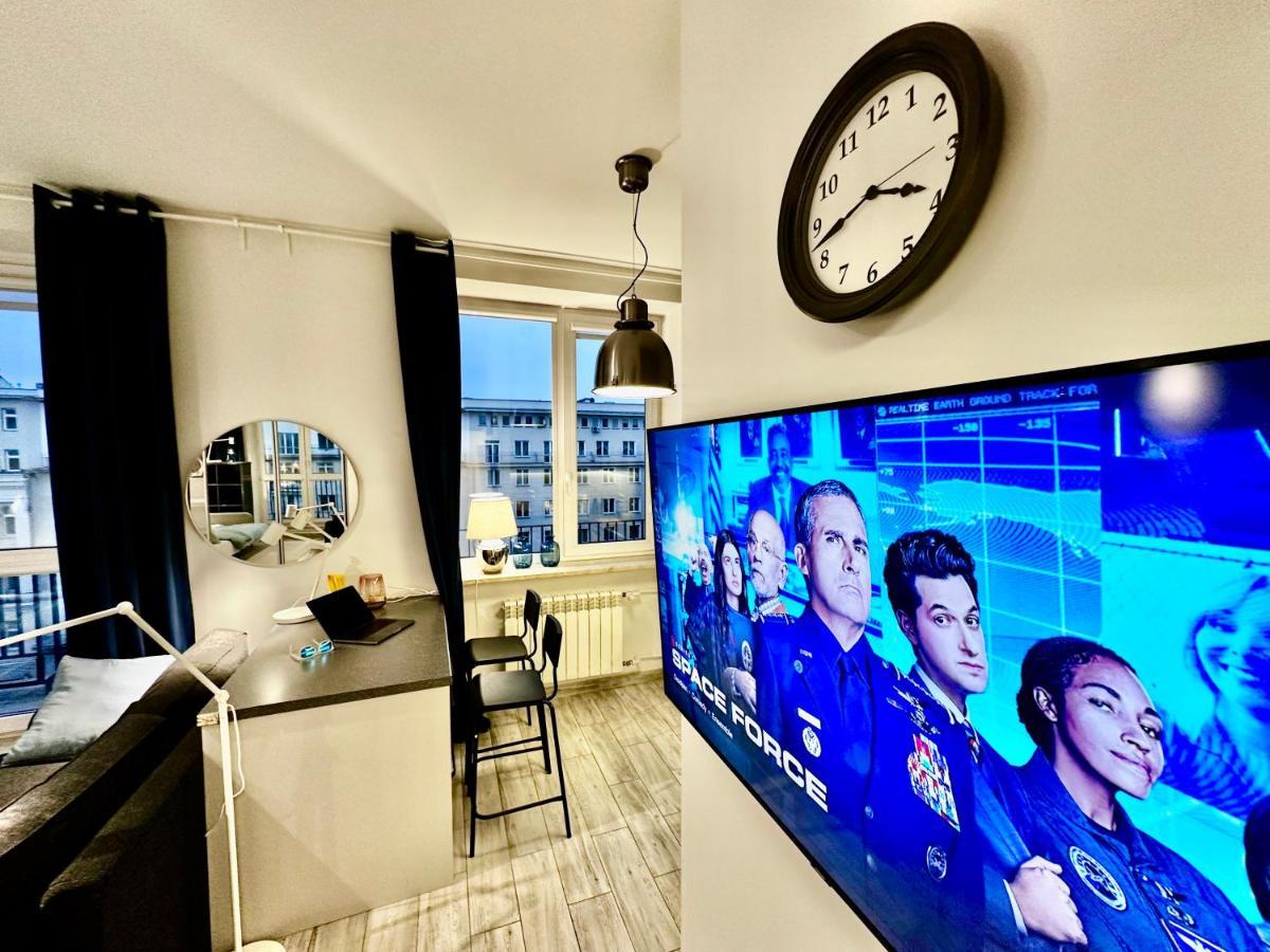 Super Forum 2 Metro Fast Wifi Netflix, Hbo, Appletv Varsovia Exterior foto